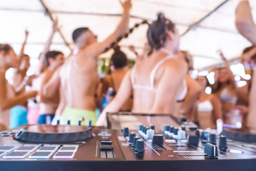 Dance to the beats of the sea