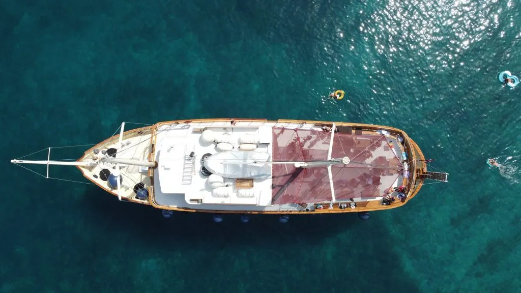 Party boat for big groups